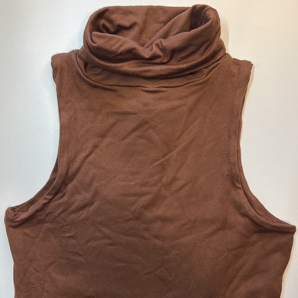 RE ONA WOMEN'S TURLENECK SLEEVELESS BODYSUIT CHOCOLATE BROWN - Picture 5 of 7